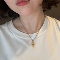 Nude necklace