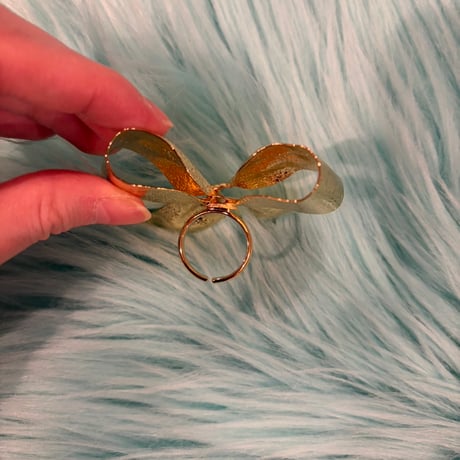 Big ribbon ring