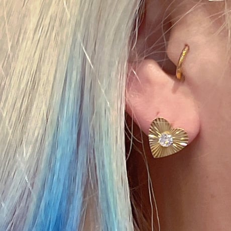 Gold heart pierce