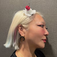 Horse shoe pierced earrings