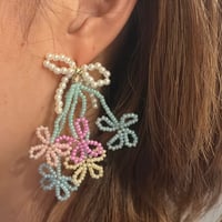 Beaded flower pierce