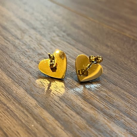Gold heart pierce