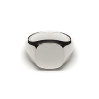 SIGNET RING OVAL FACE 11 x 9.5mm | G of R & Co.