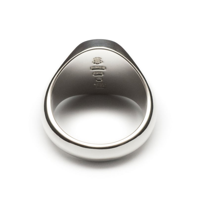 Oval signet ring [R-032] 13号 Platinum Oval Signet Ring - Medium | Lanes Jewellery