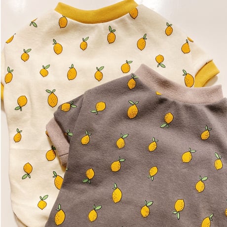 レモン柄シンプルTシャツ