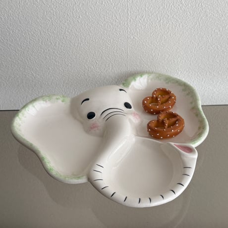 HOLLAND MOLD elephant White