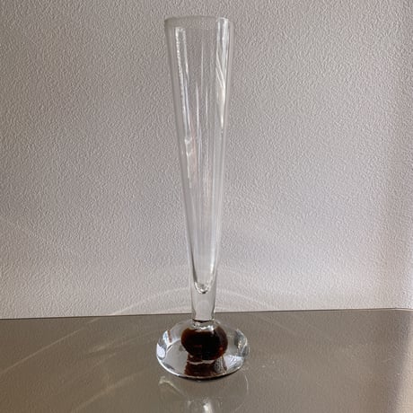 Glass flower vase