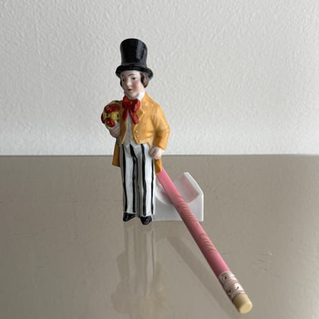 Pen stand ②