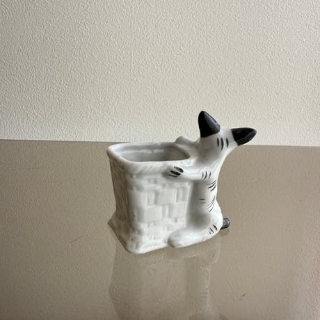 Dog holder