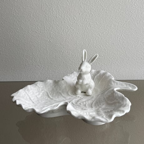 Rabbit and leaf  tray