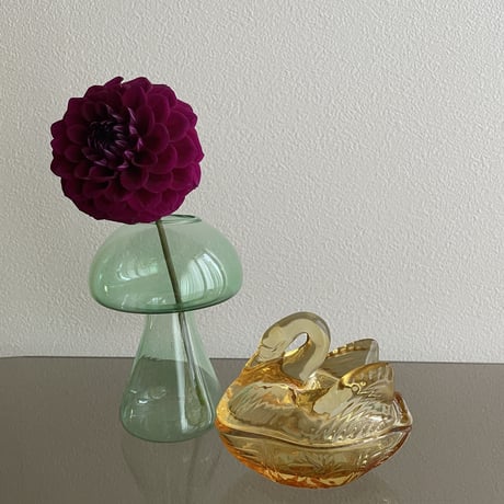 Swan candy pot