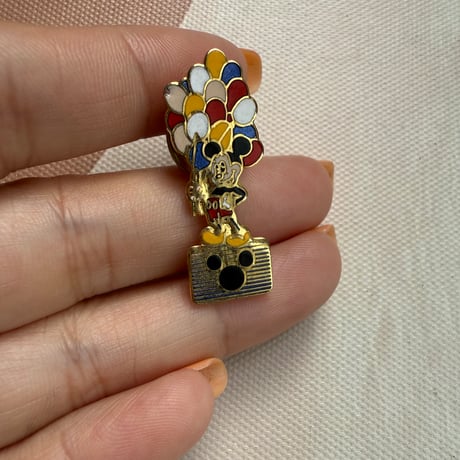 Mickey balloon pin