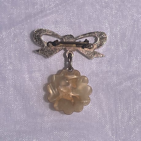 Ribbon bambi brooch