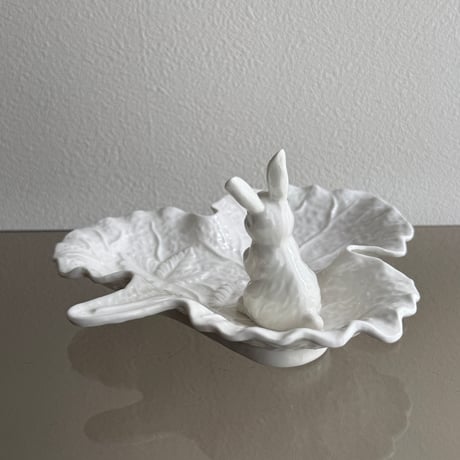 Rabbit and leaf  tray