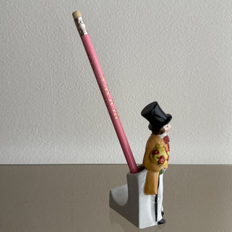 Pen stand ②