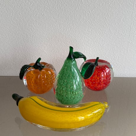 Glass bubble apple
