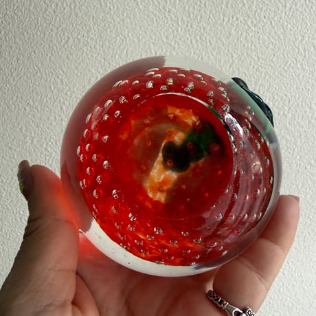 Glass bubble apple