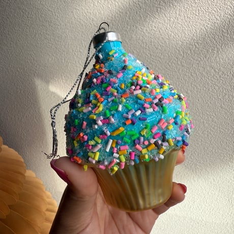 Cupcake glass ornament USA