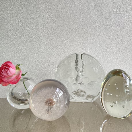Glass flower vase