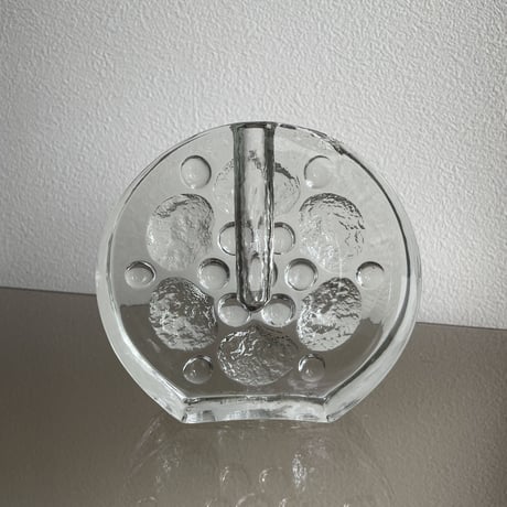 Glass flower vase
