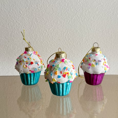 Cupcake glass ornament USA