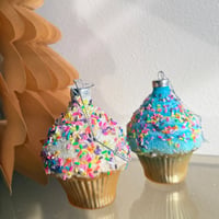 Cupcake glass ornament USA