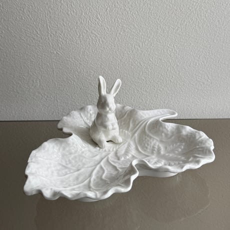 Rabbit and leaf  tray