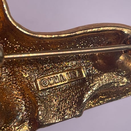 NY metropolitan museum leopard brooch
