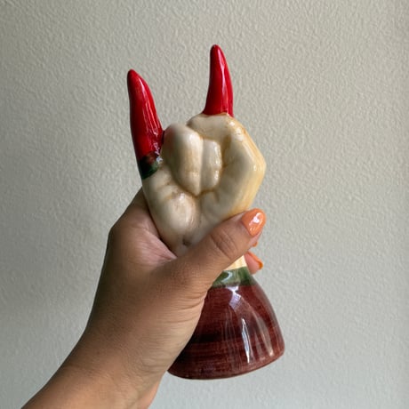 Pepper bottle hand