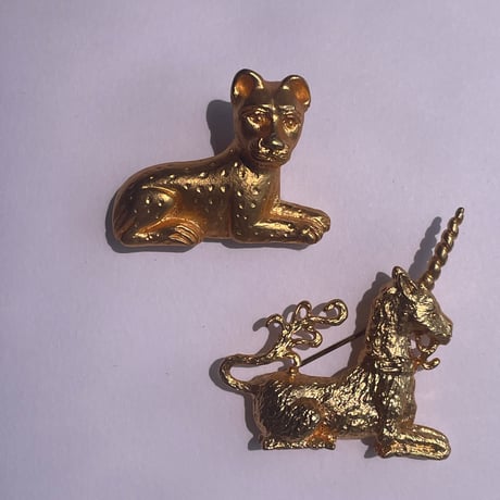 NY metropolitan museum leopard brooch