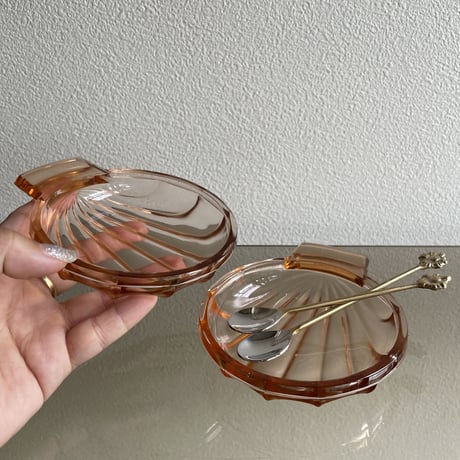 Pink glass shell tray France