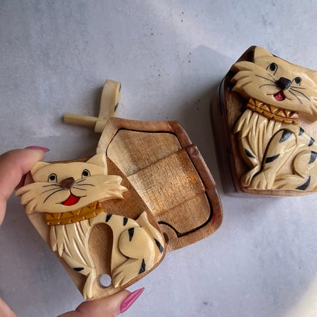 Wood mini box cat
