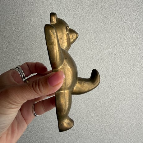 Bear hook