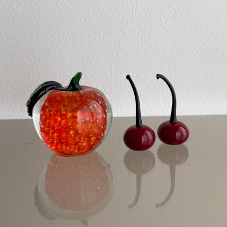 Glass cherry set objet