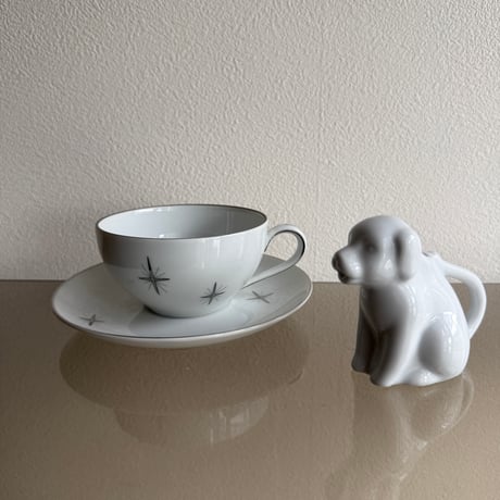 Dog pitcher
