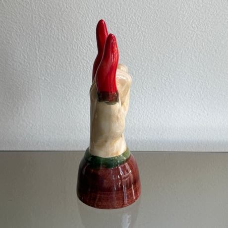 Pepper bottle hand
