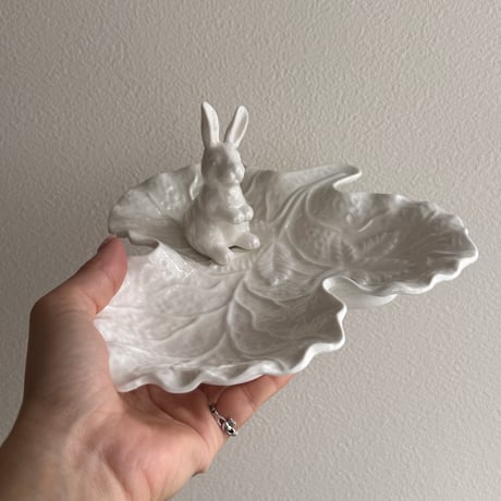 Rabbit and leaf  tray