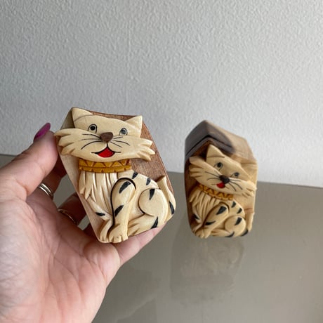 Wood mini box cat