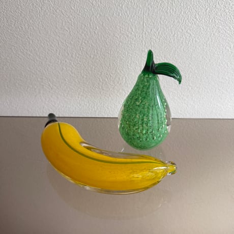 Glass banana