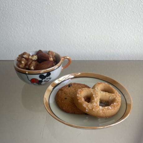 1930's Disney Mickey hockey dish