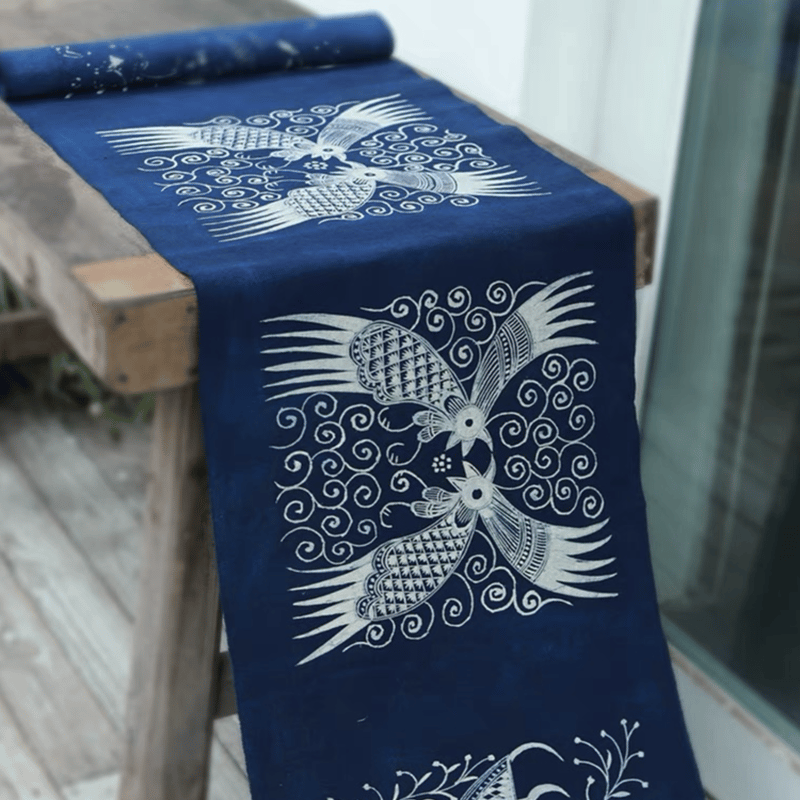 ろうけつ染め 伝統ミャオ族鳥トゥーテン テーブルクロス | RAKUSU ART
