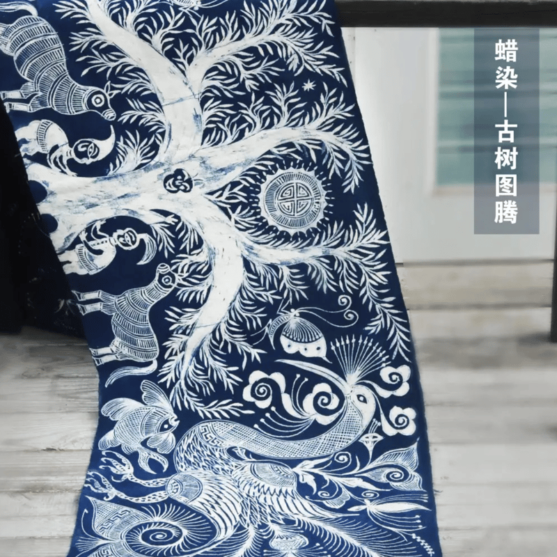 神話物語—古木伝説 ミャオ族蝋染 藍染テーブルクロス（長） | RAKUSU ART