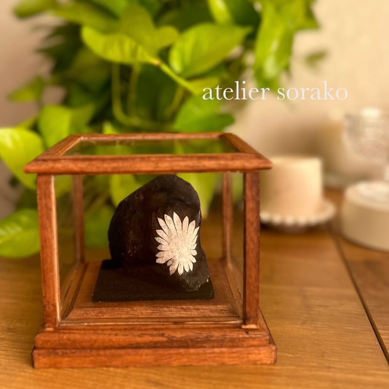 sufiakun様 グリーンサンドストーン パーム 握り石 キラキラ 人工石 新