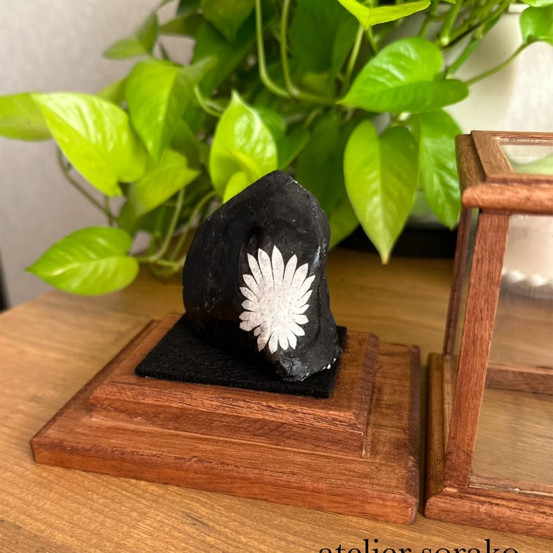 セール！天然石 クリサンセマムストーン ケース付き | atelier sorako