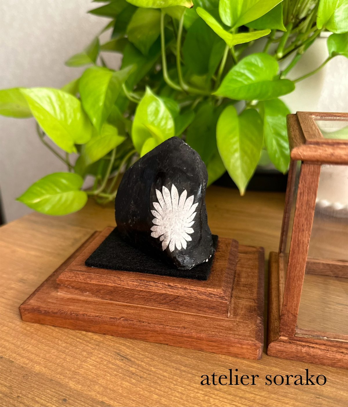 天然石お花 セール！天然石 クリサンセマムストーン ケース付き | atelier sorako