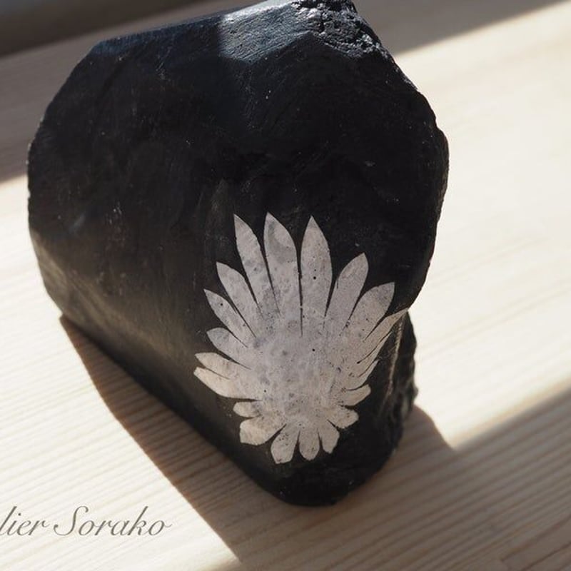 天然石お花 セール！天然石 クリサンセマムストーン ケース付き | atelier sorako