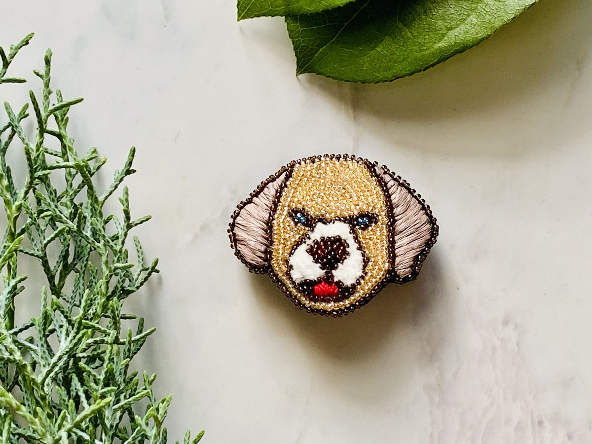 勇敢なイヌのブローチ 動物刺繍 オートクチュール刺繍