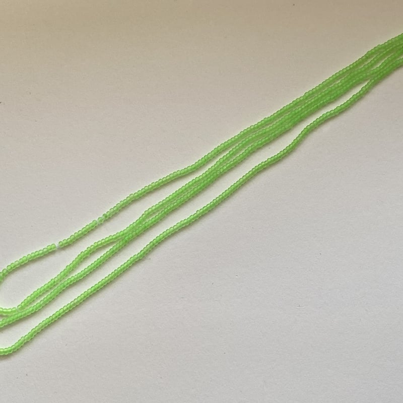 🇨🇿 チェコ製☆糸通しグラスビーズ☆8/0サイズ ☆ネオンカラー☆黄