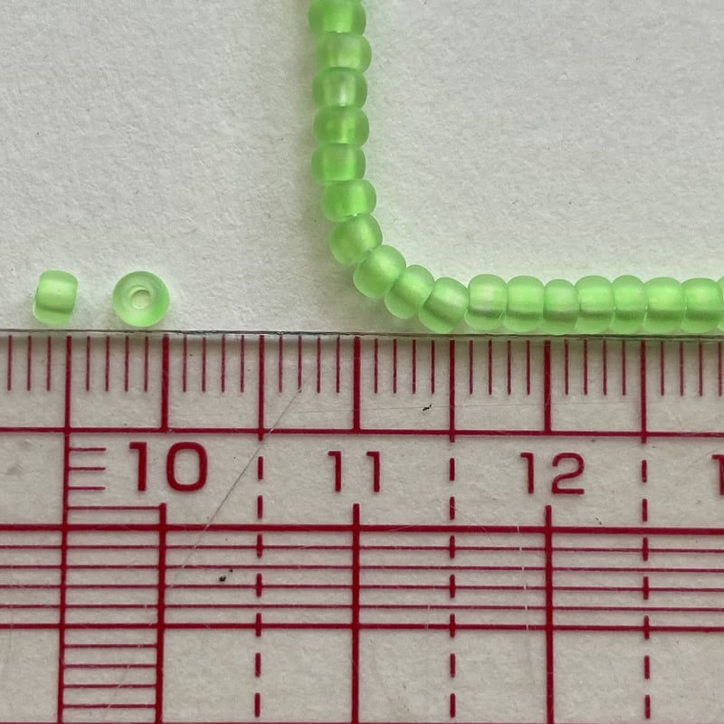 🇨🇿 チェコ製☆糸通しグラスビーズ☆8/0サイズ ☆ネオンカラー