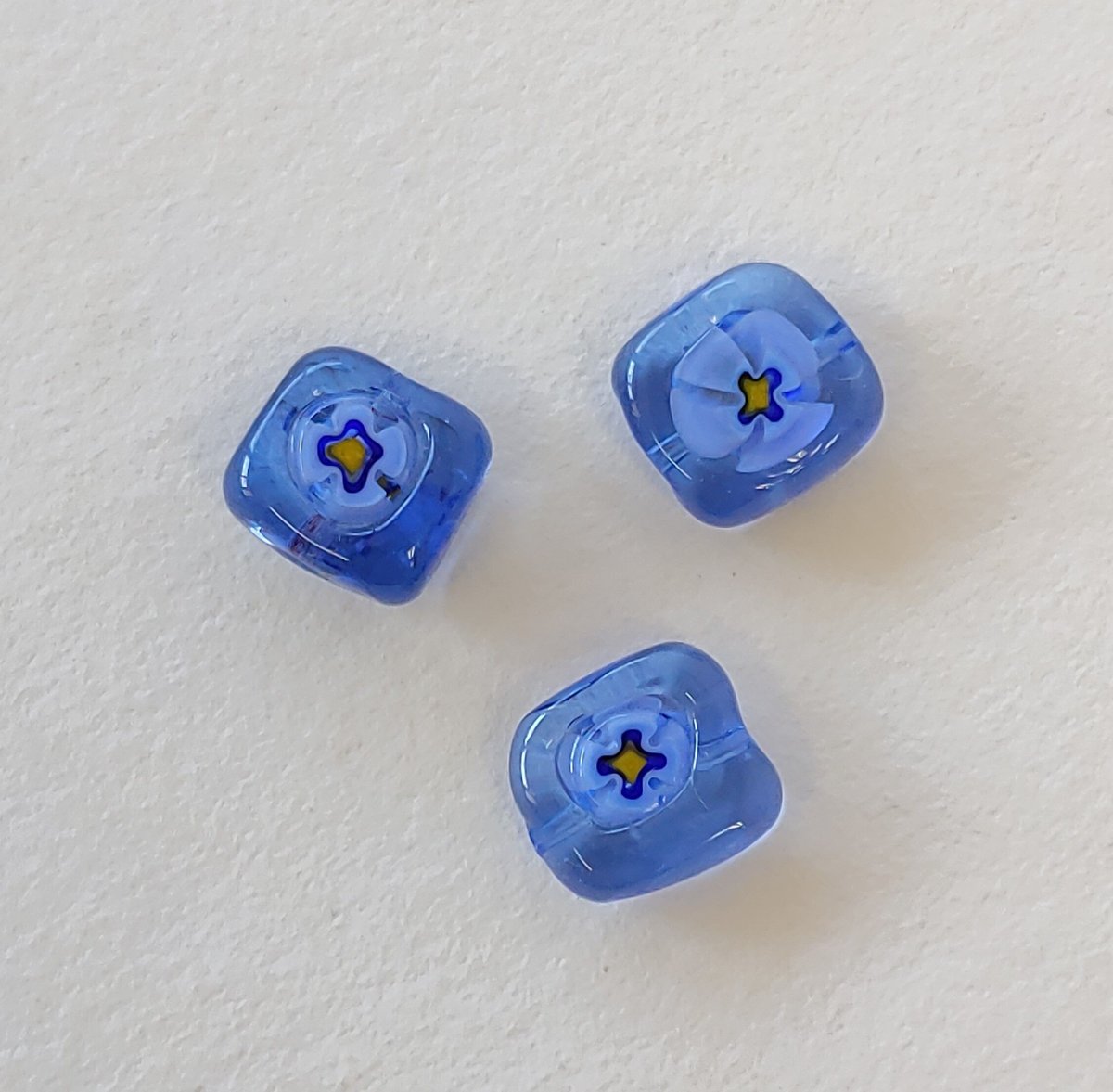 ベネチアンガラス ビーズ 正方形 12mm お花 クリアブルー 1個 | 香の都